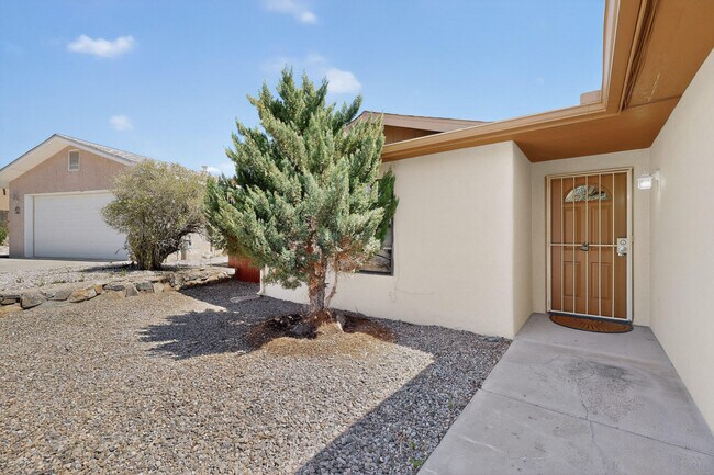 Building Photo - 16 Sheba Pl