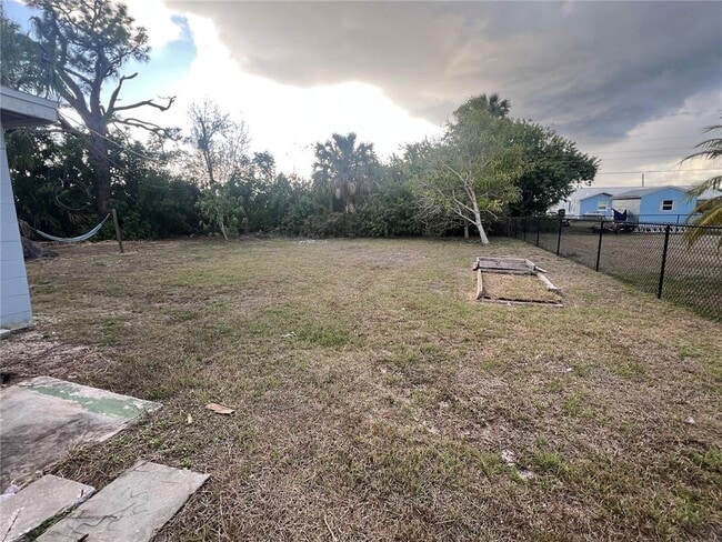 Building Photo - 394 Ferris Dr NW