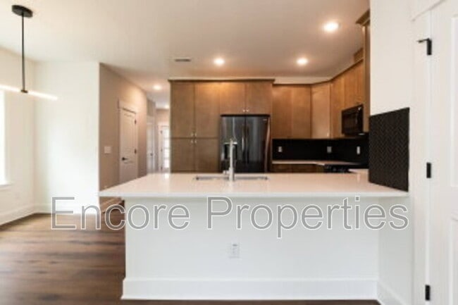 Building Photo - 1406 Gearwood Ave