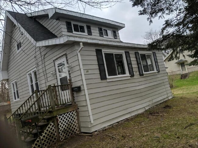 Primary Photo - 302 Frederick St E