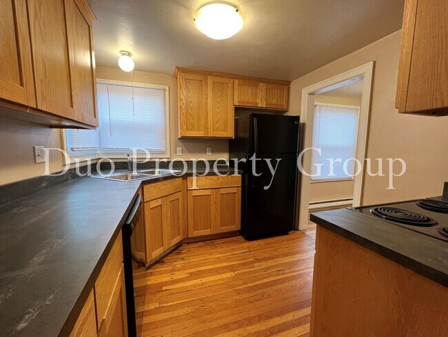 Building Photo - 13th &amp; Chambers