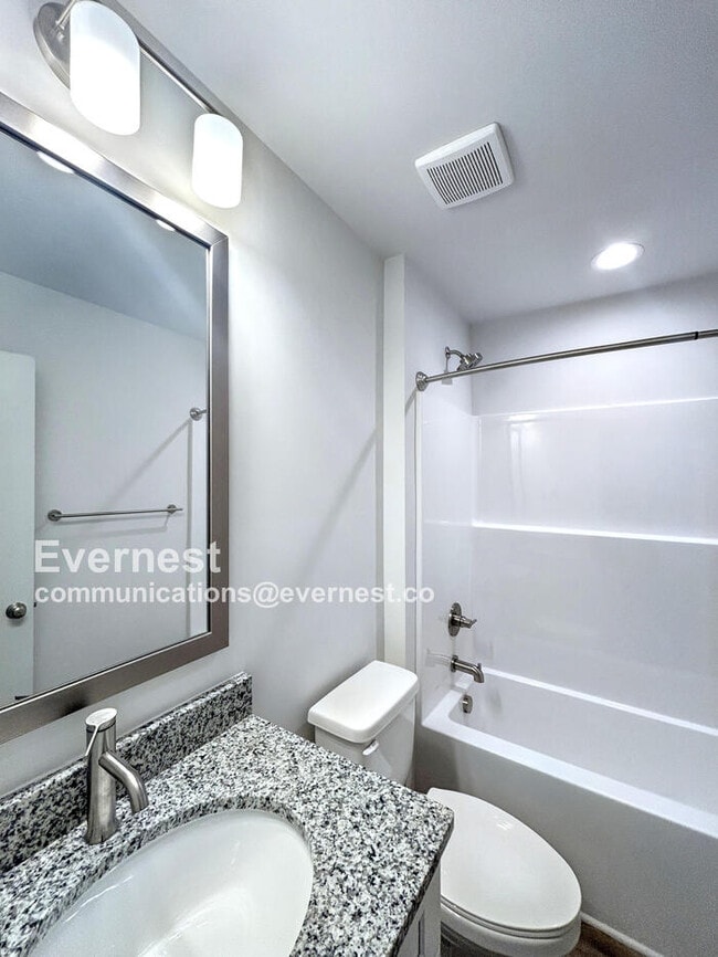 Building Photo - 628 NC-161