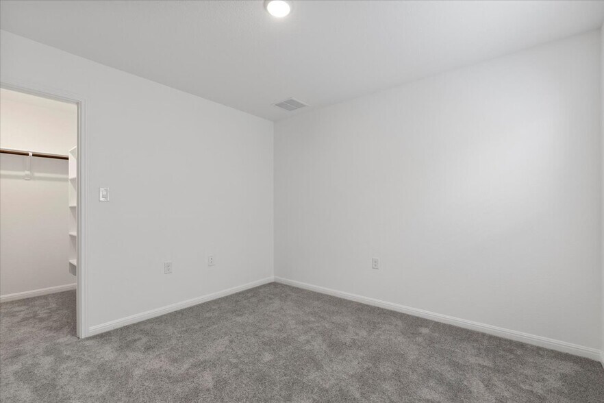 Building Photo - 15600 Nola Ct