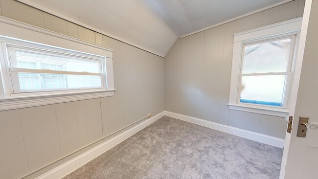 Building Photo - Old Brooklyn - 3 Bedroom Single Family Home