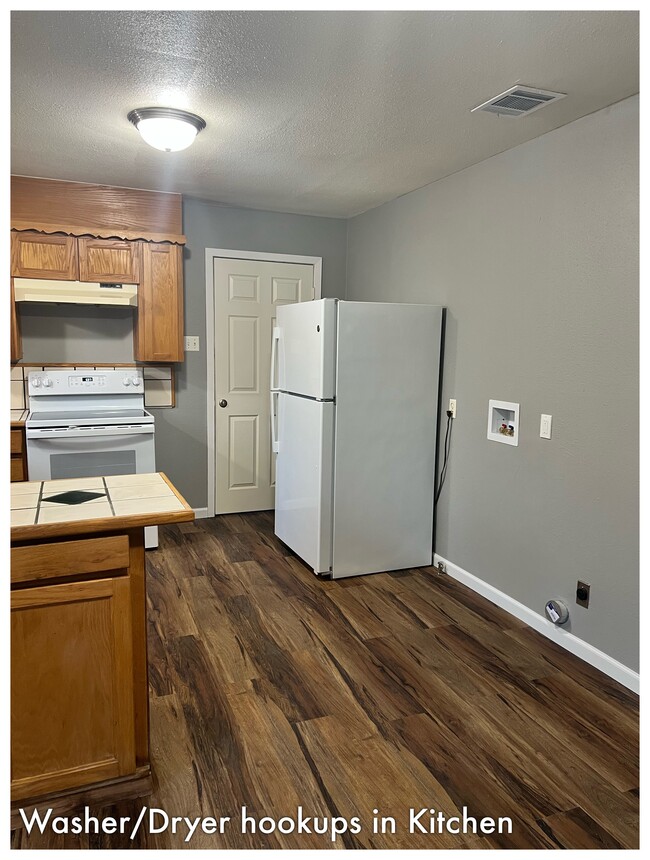 Building Photo - 226 E Murray St