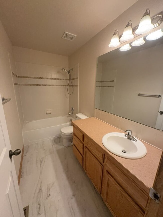 Building Photo - Move-In Ready Home in Wellington