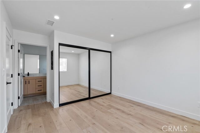 Building Photo - 11142 Woodley Ave
