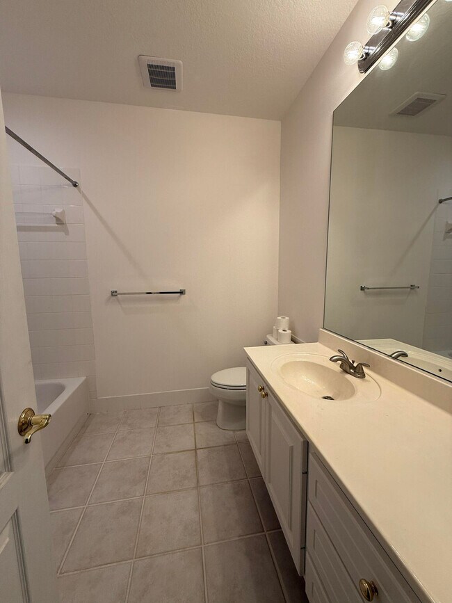 Building Photo - 150 Wentworth Ct