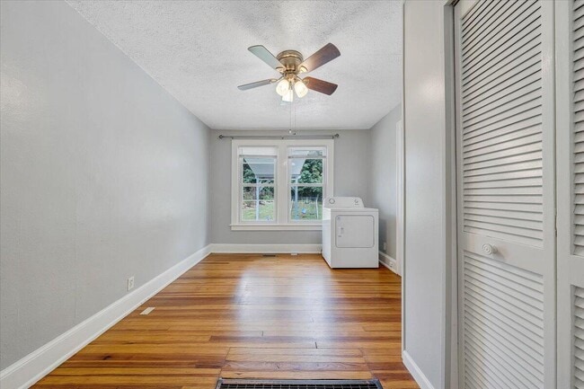 Building Photo - 812 Mississippi Ave NE