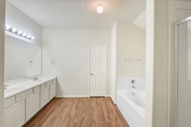 Building Photo - 7514 Boxwood Ridge Ln