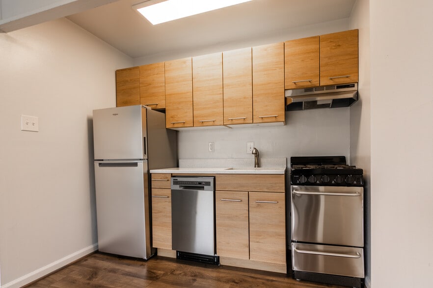 Building Photo - 2620 16th Street Apartments