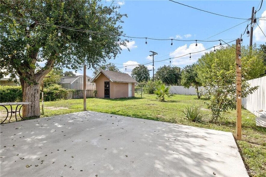 Building Photo - 2709 Austin Ave
