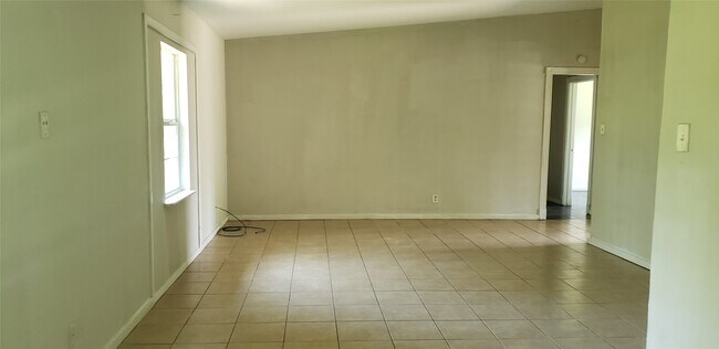 Building Photo - 4346 Dalmatian Dr