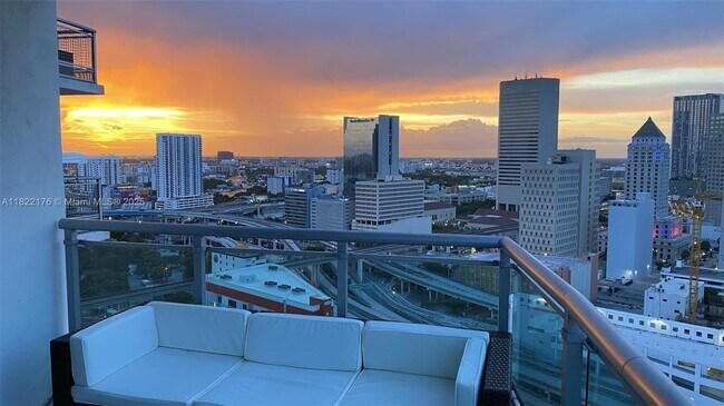 Building Photo - 350 S Miami Ave