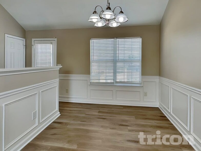 Building Photo - 7192 Tanger Blvd