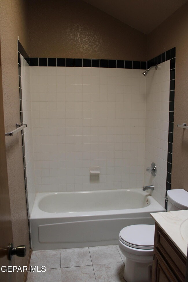 Building Photo - 1528 Sierra De Oro Dr