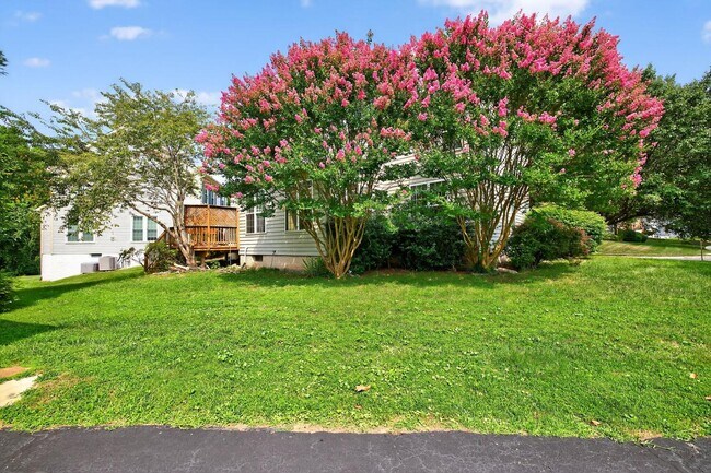 Building Photo - 12031 Arista Manor Way