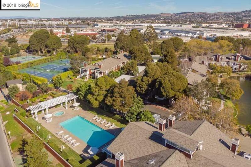 Aerial drone of the community - 26 Bayside Ct