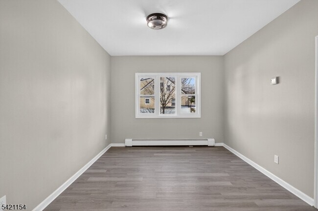 Building Photo - 378 Grand St