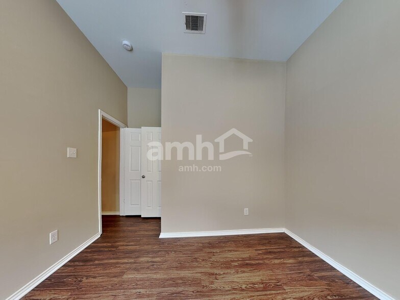 Building Photo - 18914 Roseworth Ct