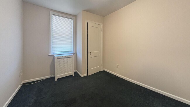 Building Photo - Charming 2-Bedroom Lansdowne Home with Vintage Character