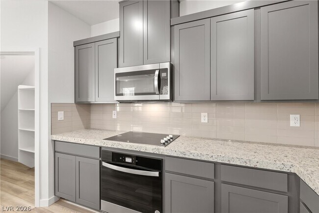 Building Photo - 194 Wewatta Ave