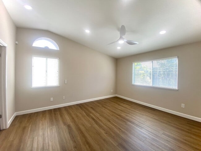 Building Photo - Gorgeous 4-bedroom Ardenwood Home for rent...