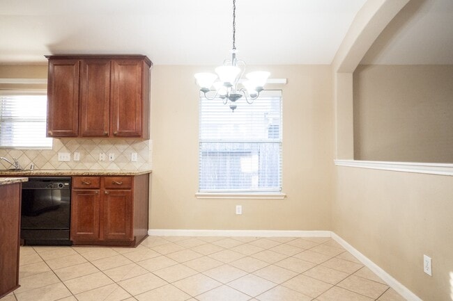 Building Photo - 6342 Applewood Forest Dr