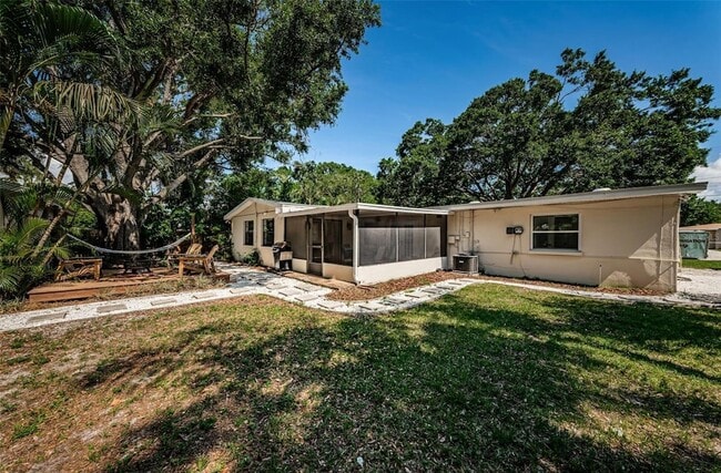 Building Photo - 4106 W Fielder St