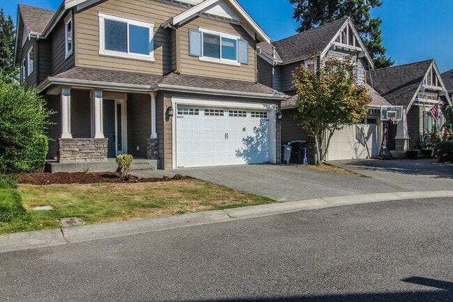 Building Photo - 319 204th St SE