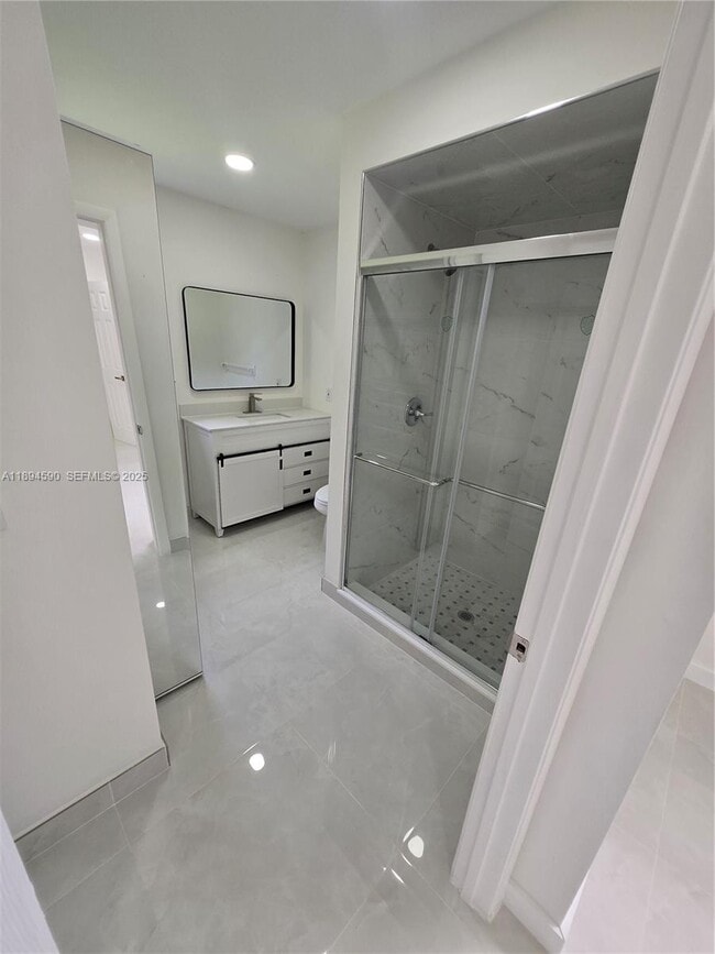 Building Photo - 600 SW 8th Pl