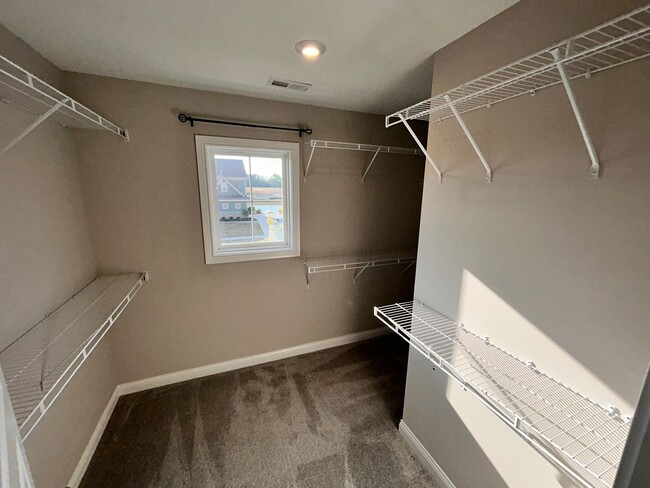 Building Photo - Home For Lease