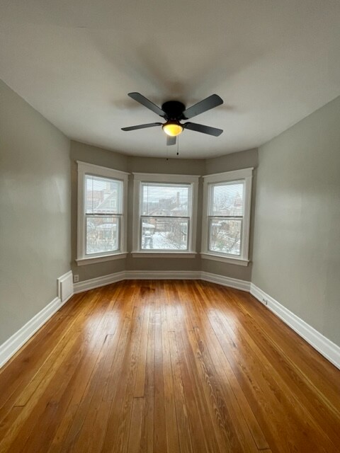 Building Photo - 370 Howell Ave