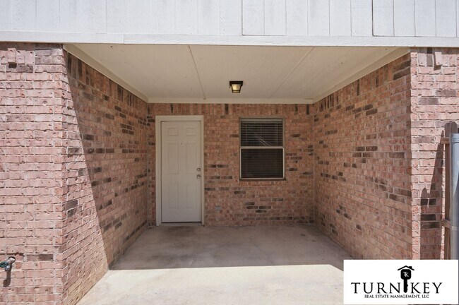 Building Photo - 3116-3118 S Cherry Ln