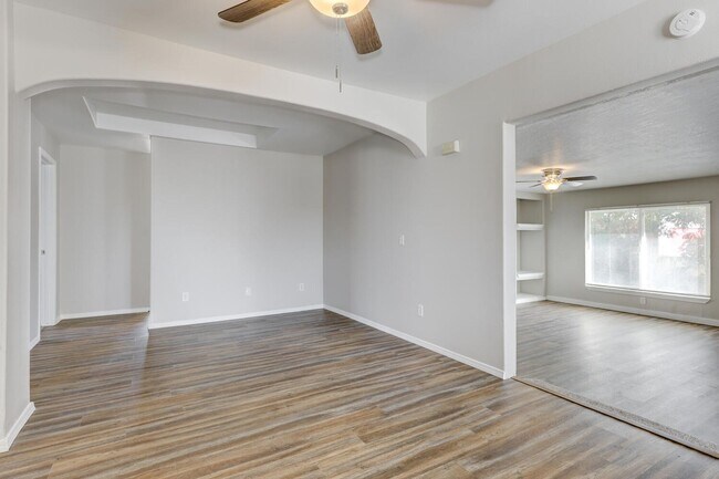 Building Photo - Dewey Duplex