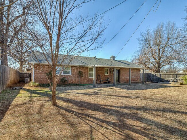 Building Photo - 2641 Kent Dr