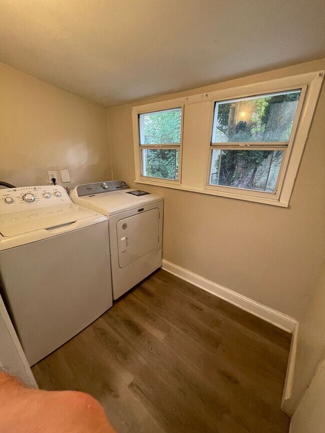 Building Photo - Beautiful 4 Bedroom, 1.5 Bath in Chester