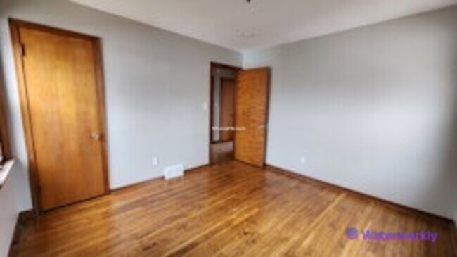 Building Photo - 5015 E 113th St