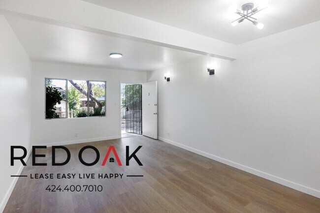 Building Photo - Modern, Spacious, Remodeled One Bedroom wi...
