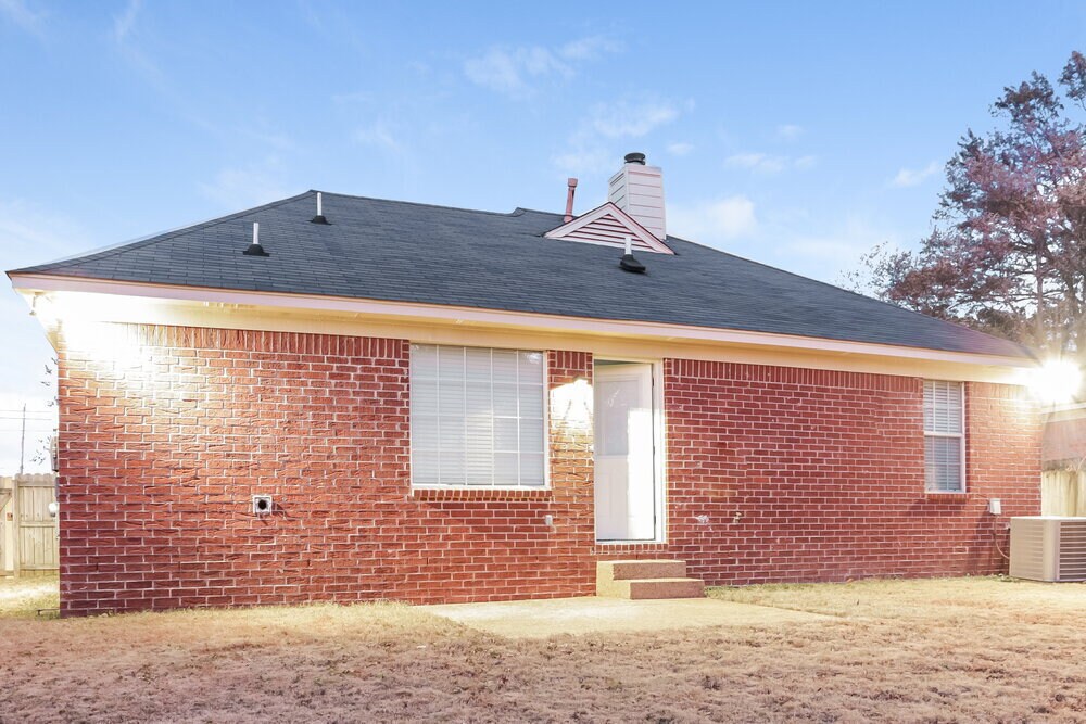 Building Photo - 7007 Raleigh Lagrange Rd