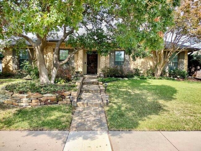 Primary Photo - 1707 Mayflower Dr