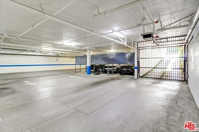 Building Photo - 1125 Kings Rd