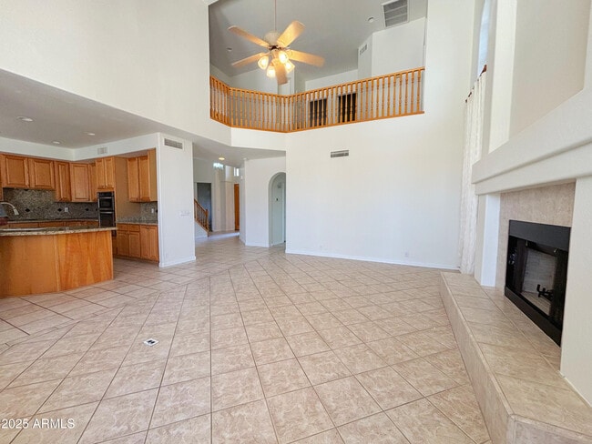 Building Photo - 3213 E Desert Flower Ln