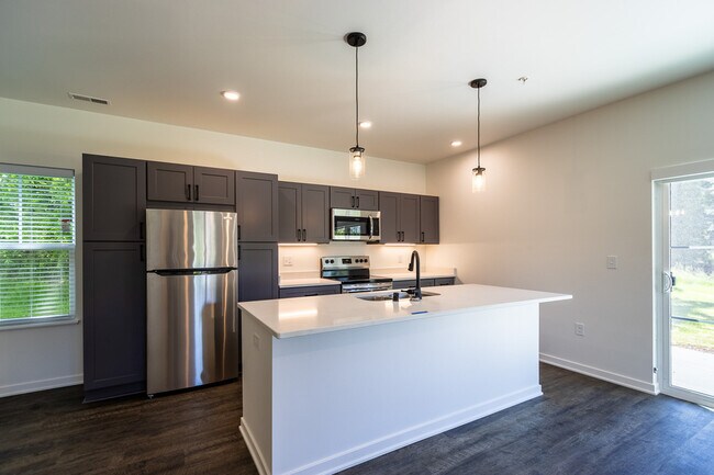 Building Photo - 1920 Edwards St