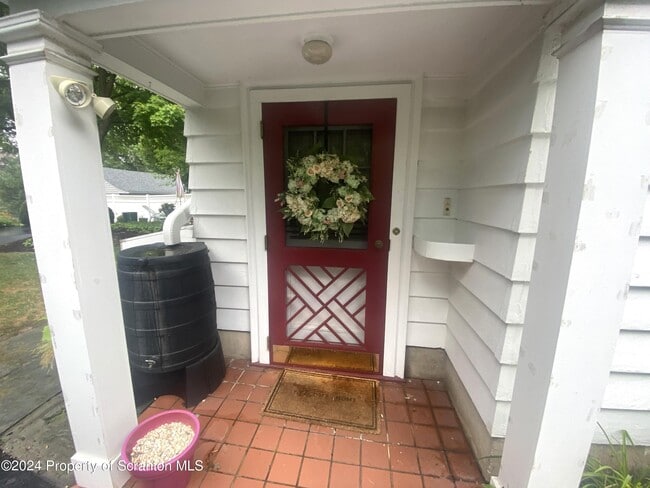 Building Photo - 1008 Electric St