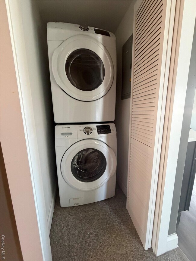 Building Photo - 43 James St