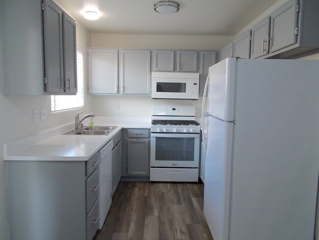 Building Photo - Charming 1 Bedroom, 1 Bath Home in a Well-Maintained HOA Community