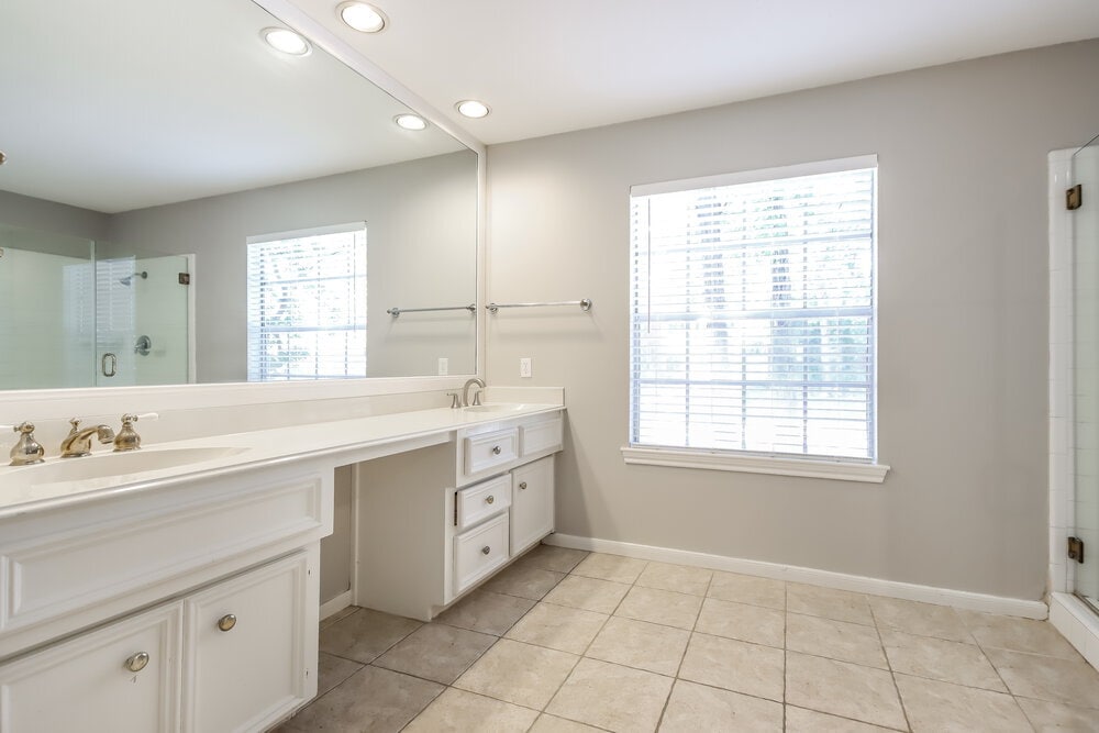 Building Photo - 3102 Hickory Falls Dr