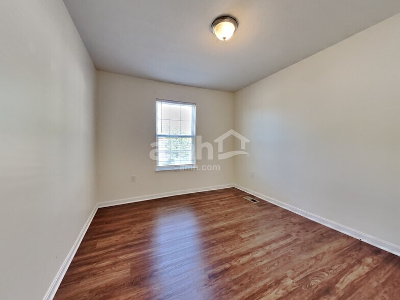 Building Photo - 4828 Jessica Suzanne Dr