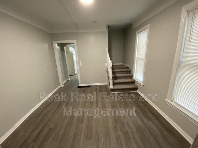 Building Photo - 1154 Prospect Ave SE